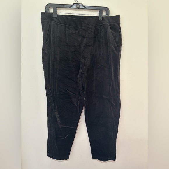 Gloria Vanderbilt Black Velvet Pants - Picture 1 of 4
